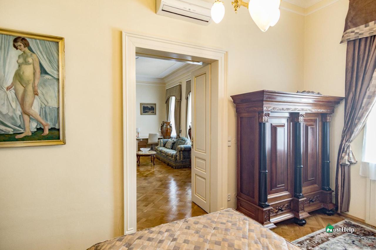 Villa With Hot-Tub, Terrace And Garden, Wenceslass Square Прага Экстерьер фото
