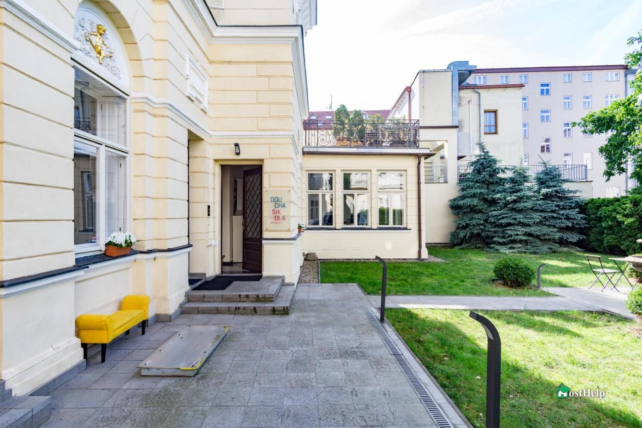 Villa With Hot-Tub, Terrace And Garden, Wenceslass Square Прага Экстерьер фото