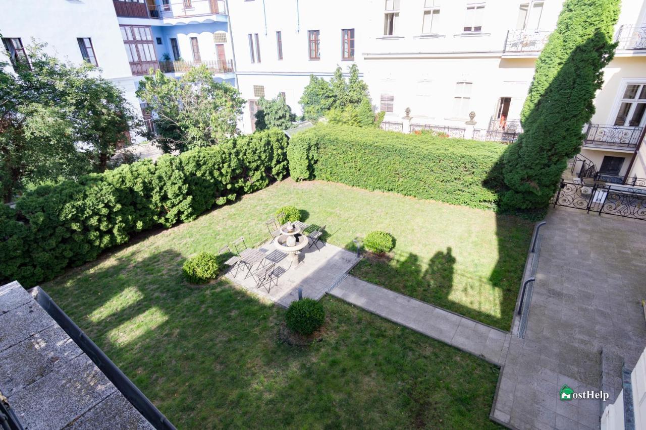 Villa With Hot-Tub, Terrace And Garden, Wenceslass Square Прага Экстерьер фото