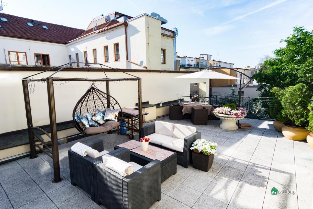 Villa With Hot-Tub, Terrace And Garden, Wenceslass Square Прага Экстерьер фото
