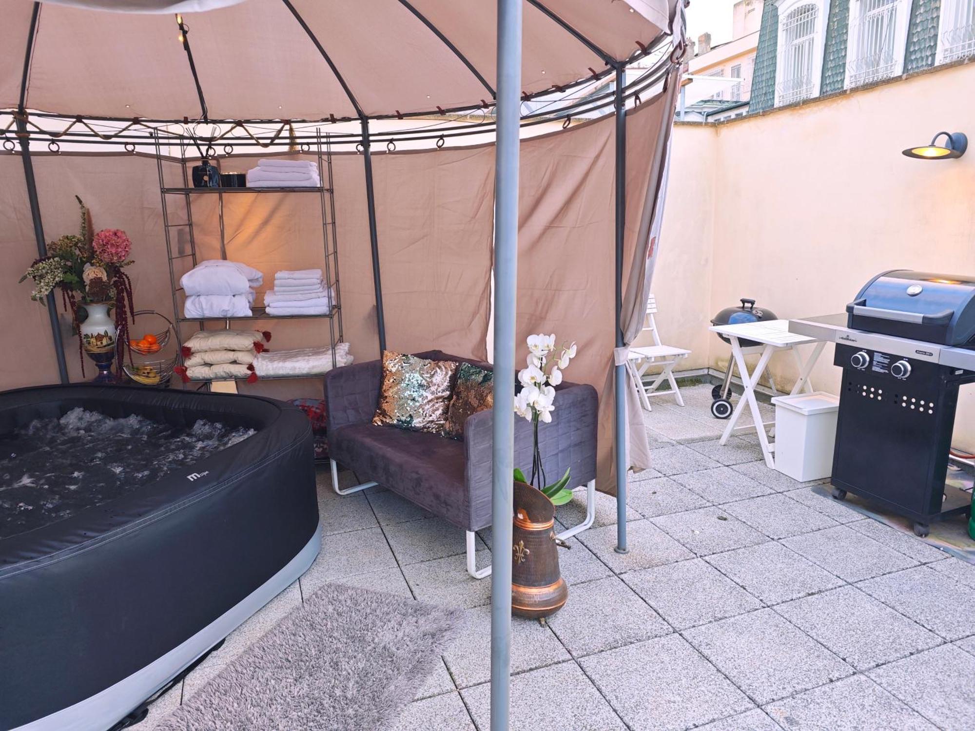 Villa With Hot-Tub, Terrace And Garden, Wenceslass Square Прага Экстерьер фото
