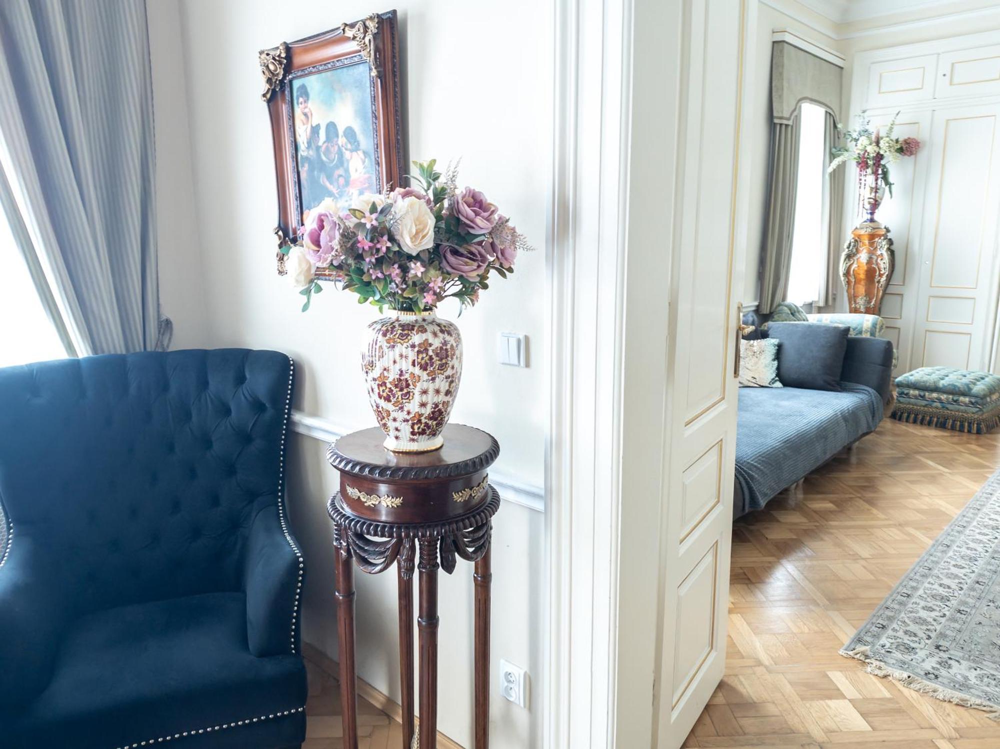 Villa With Hot-Tub, Terrace And Garden, Wenceslass Square Прага Экстерьер фото
