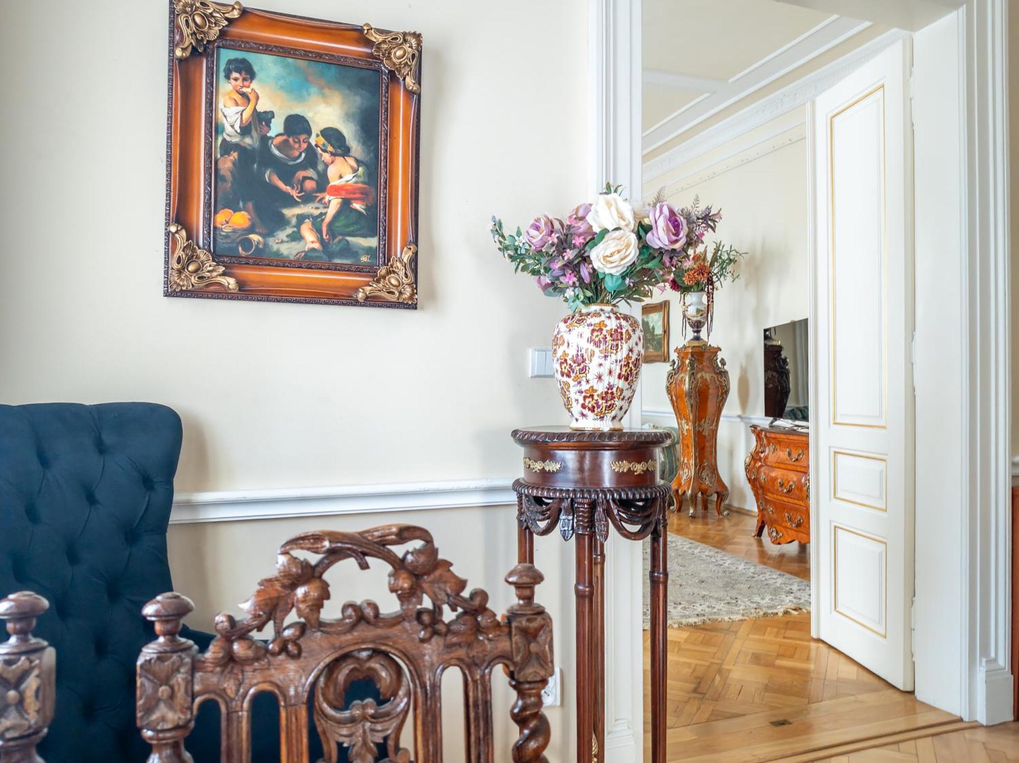 Villa With Hot-Tub, Terrace And Garden, Wenceslass Square Прага Экстерьер фото