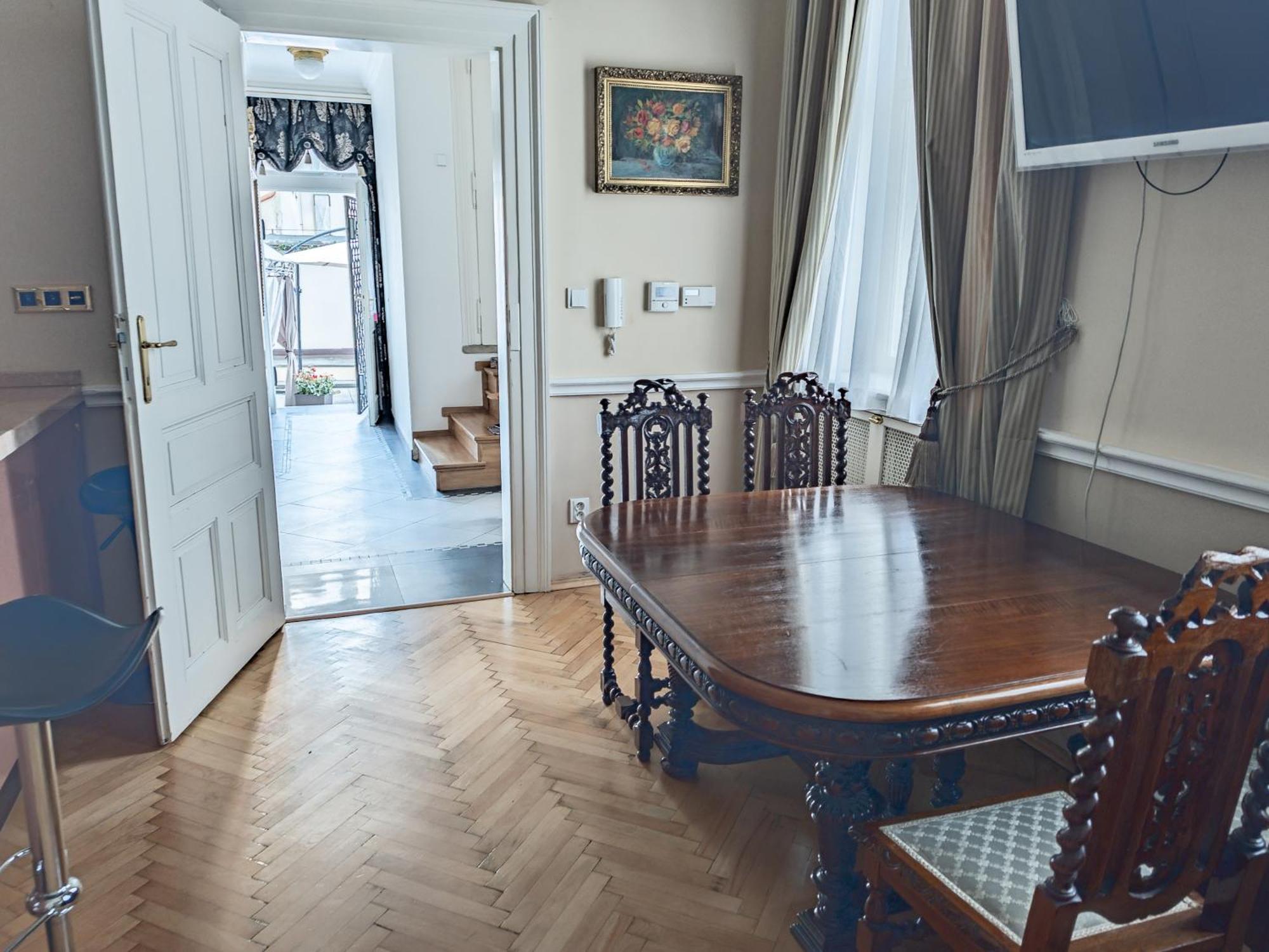 Villa With Hot-Tub, Terrace And Garden, Wenceslass Square Прага Экстерьер фото