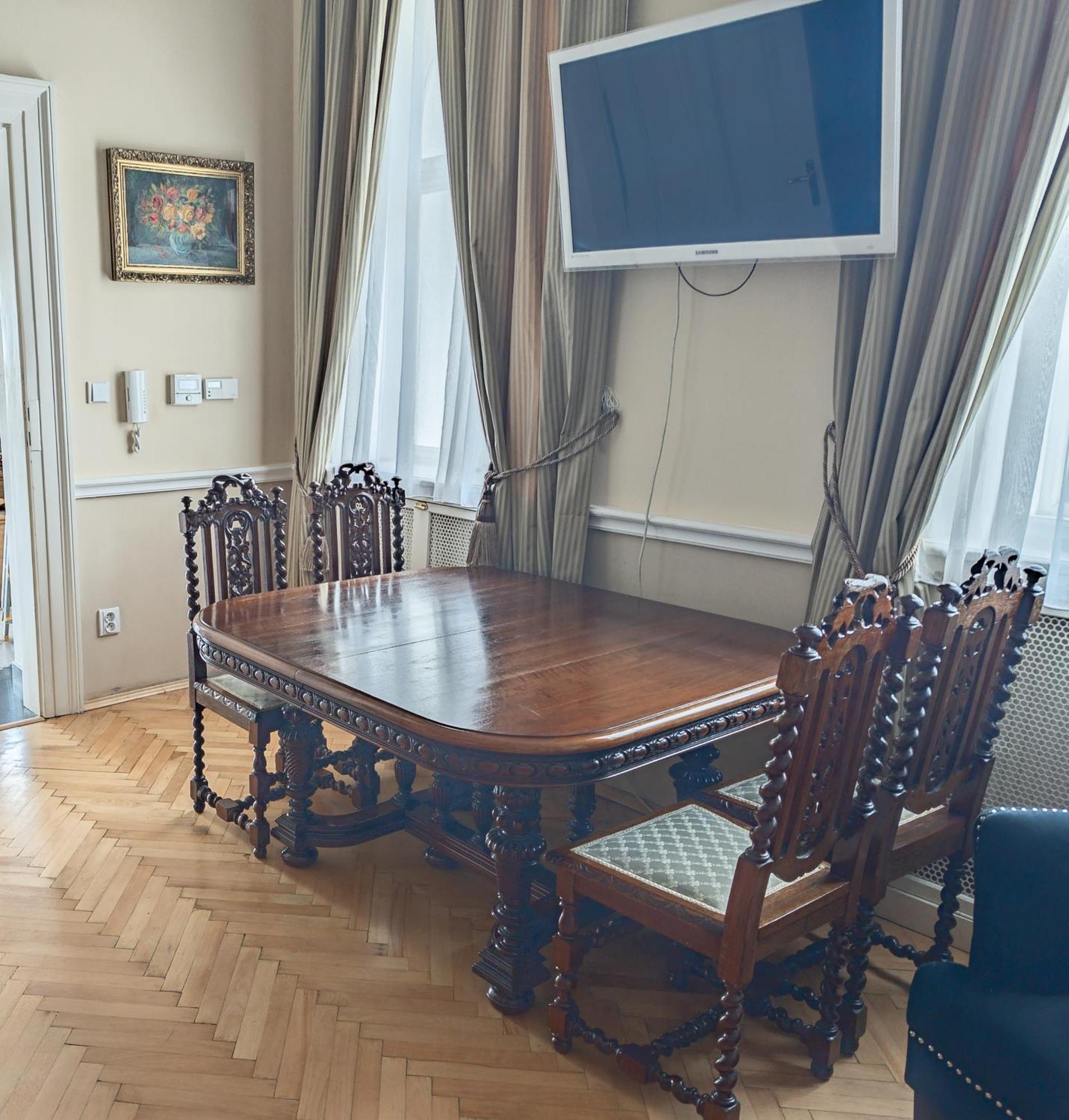 Villa With Hot-Tub, Terrace And Garden, Wenceslass Square Прага Экстерьер фото